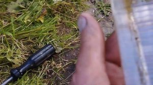 Поликарбонат.Надеваем боковые планки.