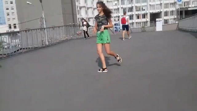 Девушка танцует в Красноярске??? смотреть онлайн