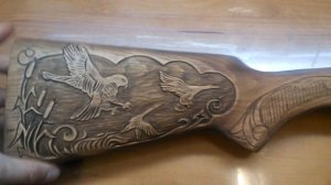 Резьба по дереву на прикладе ружья. carving on the butt of the rifle