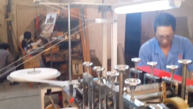 Машина для изготовления бахил PECPE/ Shoe cover making machine смотреть онлайн