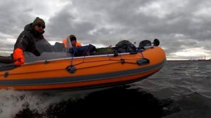 Rib River Boats 430 и Mercury 30 2t - 3 человека и грузом 200 кг. По волнам как по асфальту.