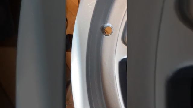 Crazed clear coat Ferrari 308 Superformance Rear 16" wheel ZFFMA13A смотреть онлайн