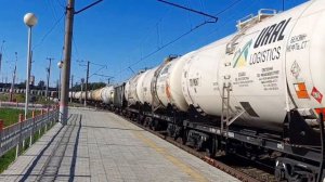 Электровоз ВЛ10У-187 с грузовым поездом следует по перегону Саранск-1 - Ялга