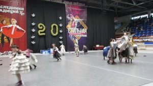 "Кто же Золушка?".