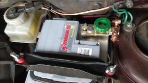 установил массу и доработал крепление АКБ.