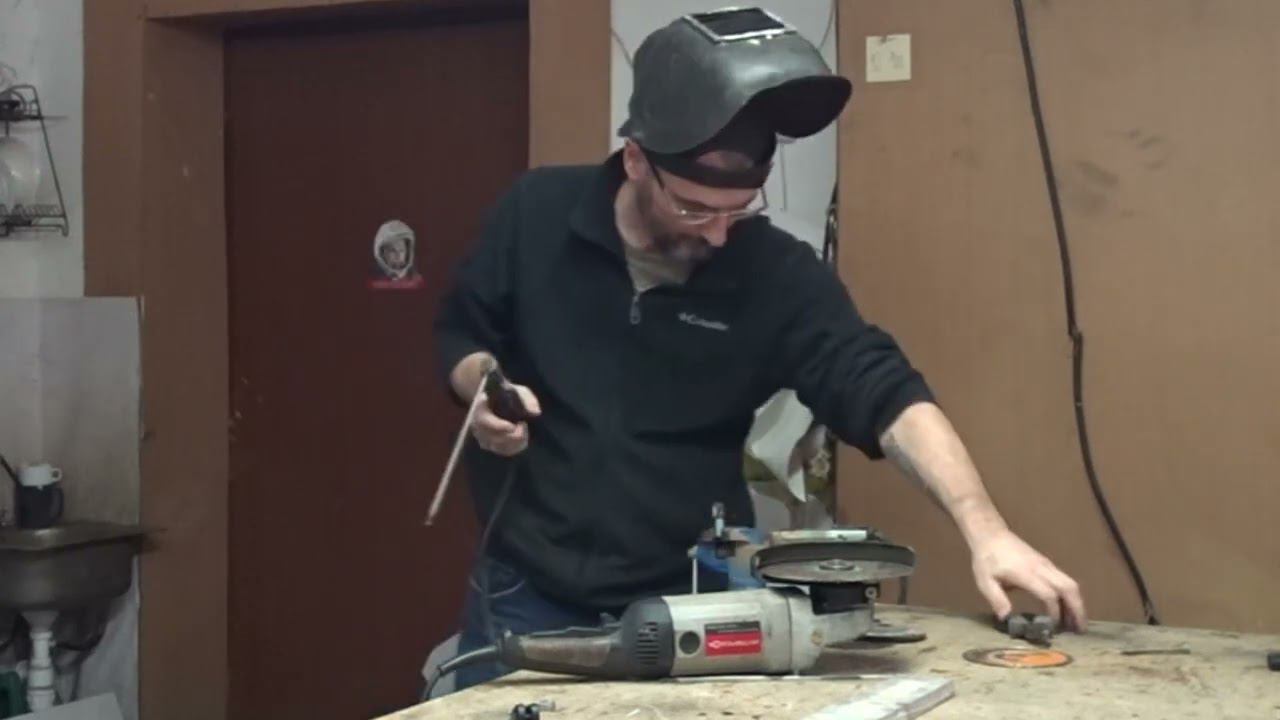 Ремонт складывающегося зеркала на мотоцикл. 18+ смотреть онлайн