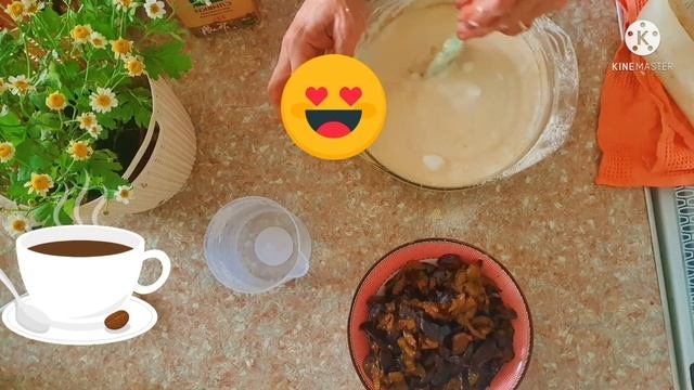 Тающий пирог со сливой  и сливками.Ну очень вкусный.