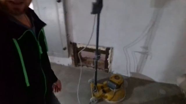 Тонкослойное полиуретановое покрытие на основе Праймер 1101 и пасты ЭЛАСТЭКС, этап 1. Новосибирск.