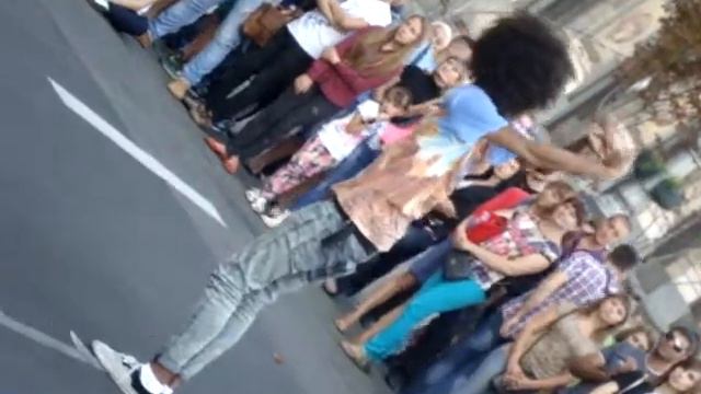 парень хорошо танцует)))))))))) смотреть онлайн