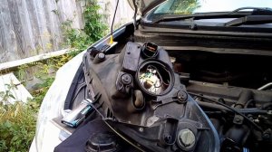 Hyundai i20 2008 - 2012 headlamp removal and refitting