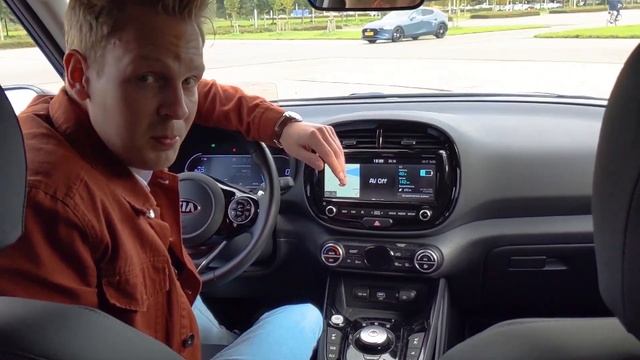 Kia e-Soul (2019) - Excentrieke auto's: het kan nog steeds! - AutoRAI TV смотреть онлайн