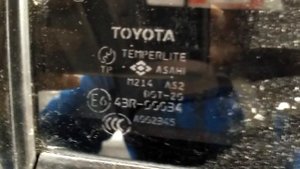 Лобовое стекло для Toyota Land Cruiser 100