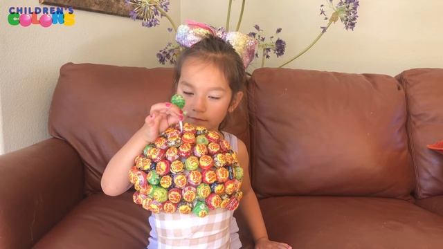 Layla learns colors with Lollipops смотреть онлайн