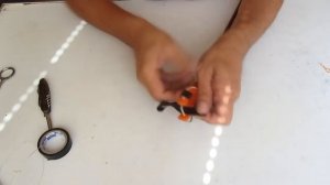 Самодельный простой сигнализатор для фидера своими руками