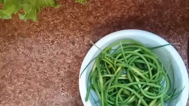 Жарим чесночные стрелки с яйцом Необыкновенно вкусно и полезно
