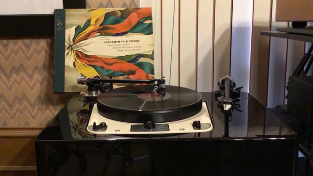 Yehudi Menuhin Mendelssohn Concerto E Minor. Movement 1 part 1 Garrard 301 SME Rega Ortofon