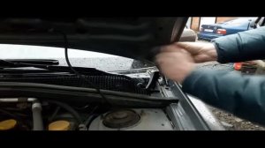 Установка газового упора капота Subaru Forester 2