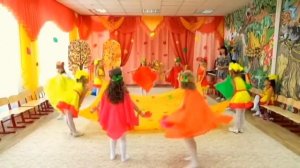 Яркий, детский танец на полотне "Разноцветная Осень"