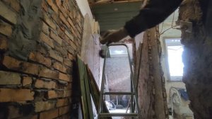 5.НАХОДКА В ПОТОЛКЕ. ДЕМОНТАЖ ПОТОЛКА СВОИМИ РУКАМИ  за 3 минуты