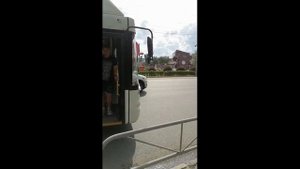 Автобус и троллейбус не поделили дорогу