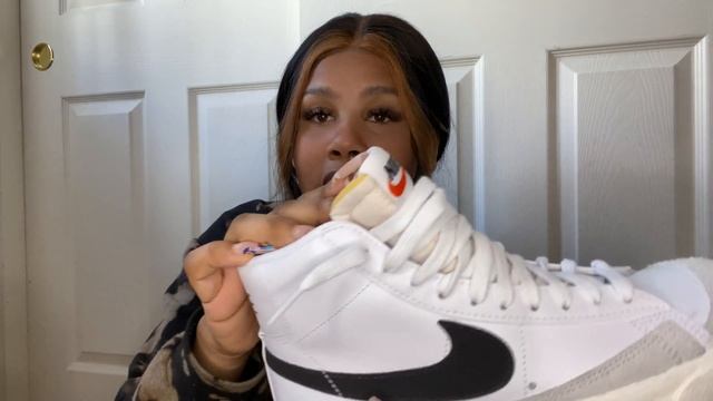 NIKE BLAZER MID ‘77 VINTAGE | UNBOXING AND + STYLING ( WHITE / BLACK) смотреть онлайн
