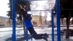 Прыжки  с турника на турник