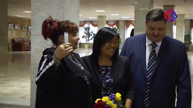 Вместительный подарок для большой семьи Романовых смотреть онлайн