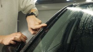 Как наклеить пленку Brontero на стойки автомобиля Hyundai Solaris