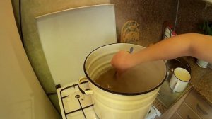 Как очистить посуду от нагара и жира? Клей + сода + мыло
