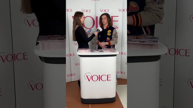 Молодой музыкант и актёр Эрик Панич специально для VOICE #песнягода смотреть онлайн