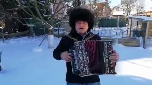Распрягайте хлопцы коней.