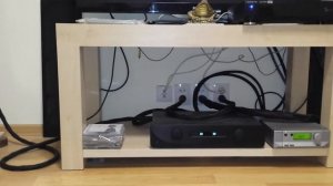Monitor Audio GS 10 / Atoll in 200 signature playing spanish guitar