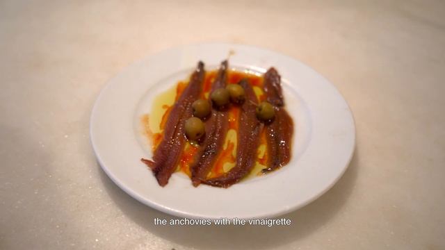 Traditional Tapas in Barcelona (with a tour guide) | 4K