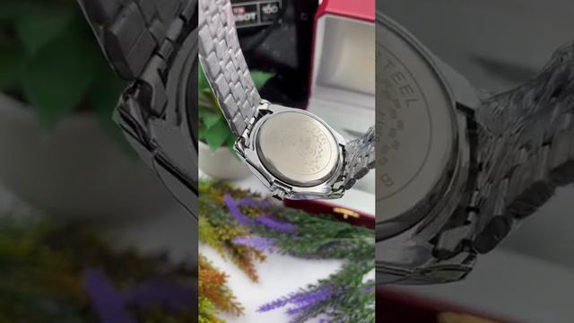 Часы кварцевые Tissot светлый циферблат