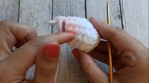 Зайчик с длинными ушами из плюшевой пряжи крючком. ЧАСТЬ 1/bunny crochet/Häschen häkeln