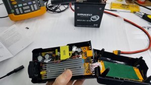 HTRC P20A 12V-24V Smart Battery Charger. Overview and disassembly.