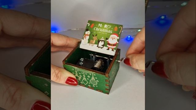 Music box "Merry Christmas and Happy New Year"