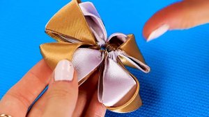 ШКОЛЬНЫЕ БАНТИКИ ИЗ АТЛАСНЫХ ЛЕНТ. Двойные Бантики Канзаши мастер-класс. Мария Калугина.