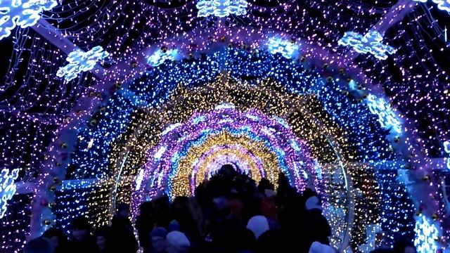 Световой тоннель Путешествие в рождество смотреть онлайн