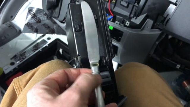 2013 Sprinter Cupholder removal смотреть онлайн