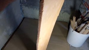 Выбираем четверть в пенопласте.