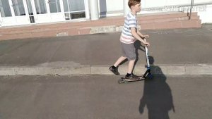 (Фибл) Обучалка на трюковом самокате #1. Feeble Grind.