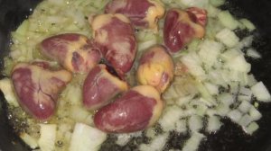 Утиные сердечки тушенные с брокколи