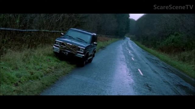 САРА ПЫТАЕТСЯ СБЕЖАТЬ (СПУСК) смотреть онлайн