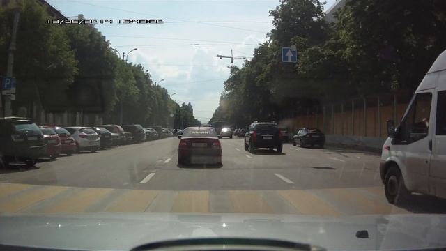 Воронеж. Замена двойной сплошной на прерывистую у Администрации. смотреть онлайн