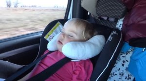 Лучшая подушка для сна ребенка в машине! Путешествия с детьми