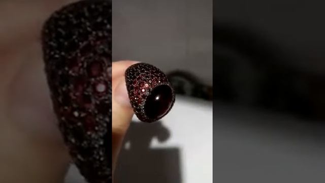 Гранатовое кольцо с кабошоном (гессонит)