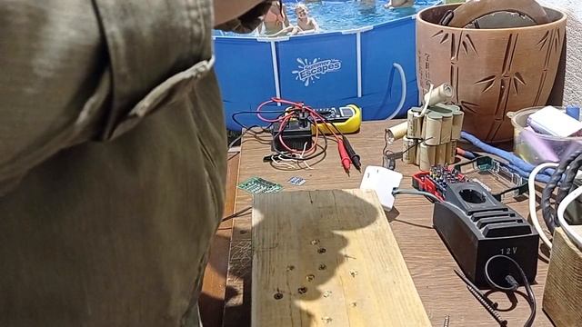 Шуруповерт интерскол с двумя акб и доработанным зарядным. смотреть онлайн