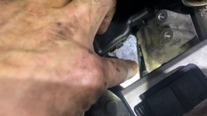 Mercedes GL 350 замена датчиков впускного коллектора B96/1 и B96/2 на 642 моторе без снятия турбин
