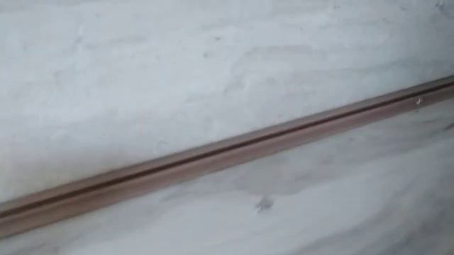 Установка плинтуса на столешницу
